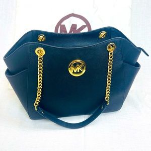 Michael Kors Jet Set Travel Chain Tote with dust bag